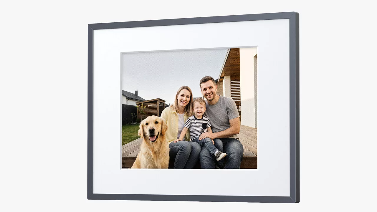 Ugreen Gallery 3: E-Ink Photo Frame with Local AI