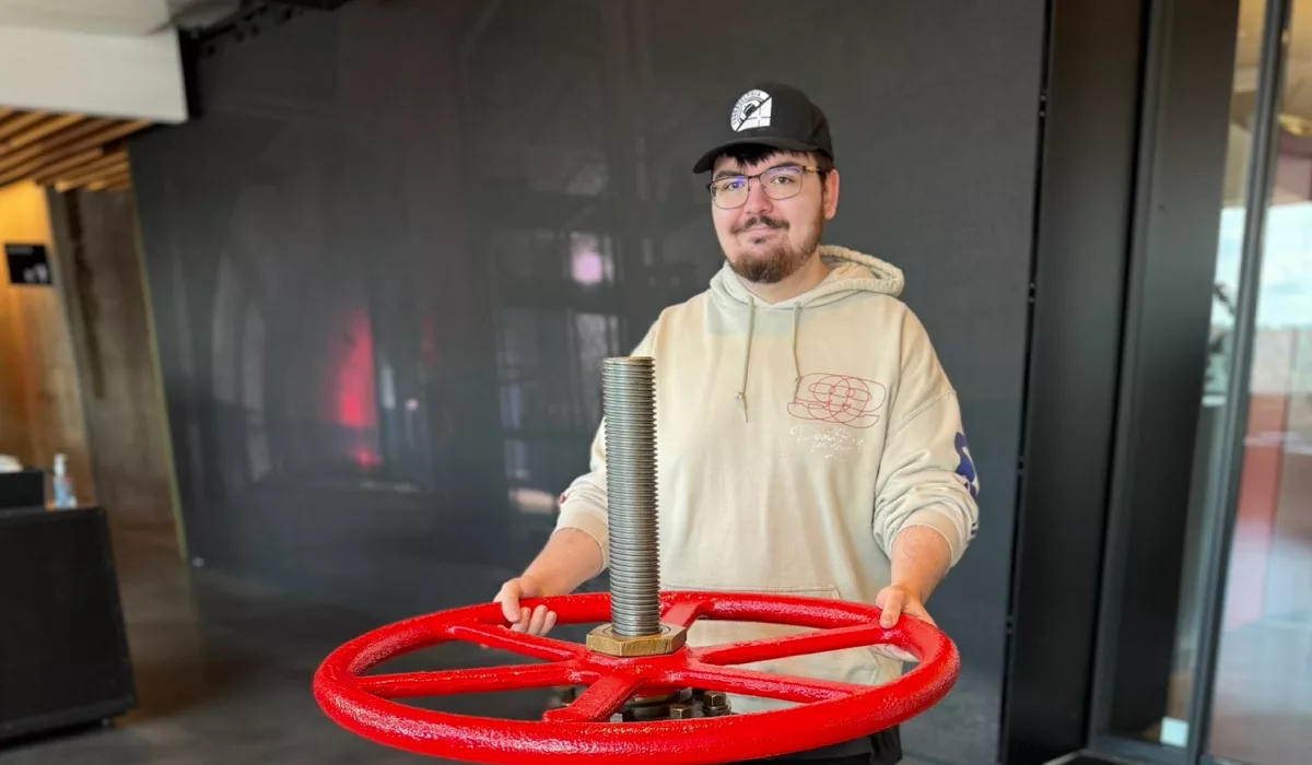 Austin details Valve HQ visit: 30+ devs work on CS2