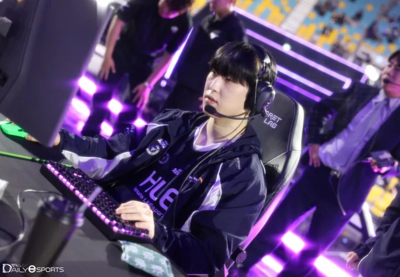 Hanwha Life Esports Leads T1 1-0 in LCK Playoffs