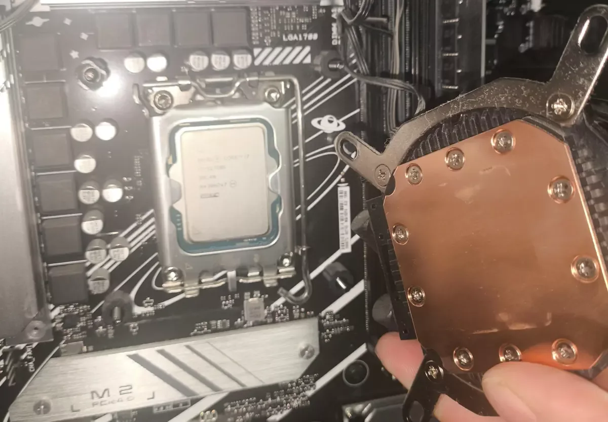 User discovers i7-12700K CPU ran without thermal paste for 3 years