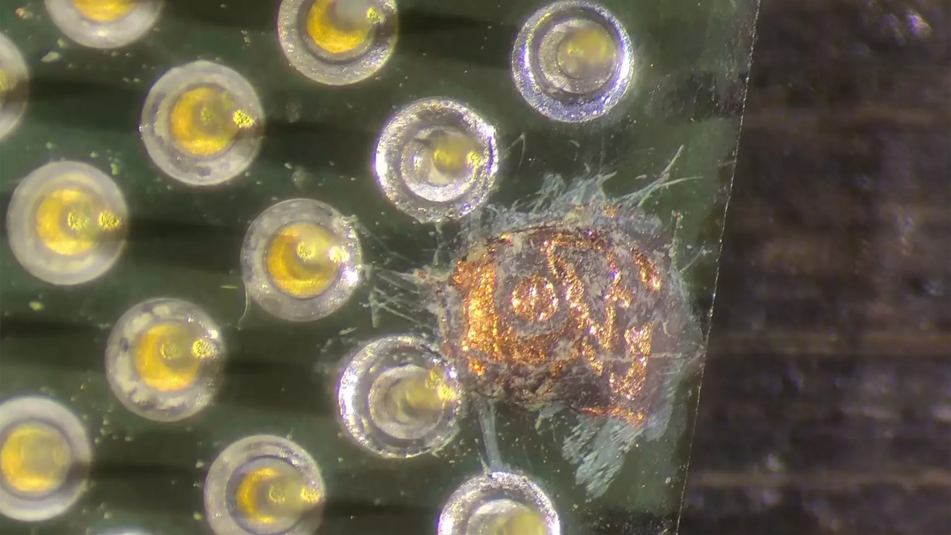 CPU Resurrection: Enthusiast Repairs Ripped-off Data Pin