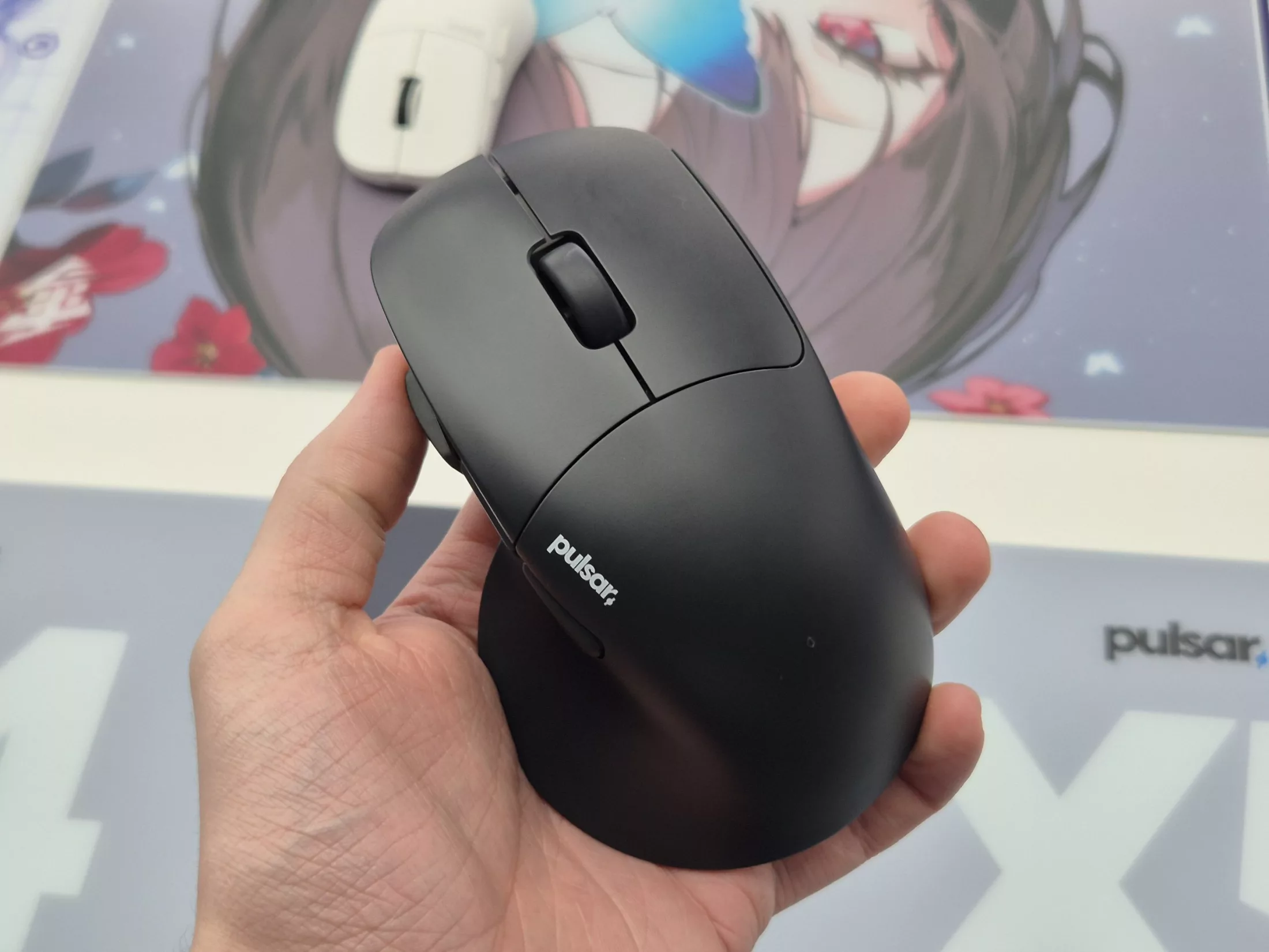 Pulsar reveals X5 ergonomic mouse at TGS