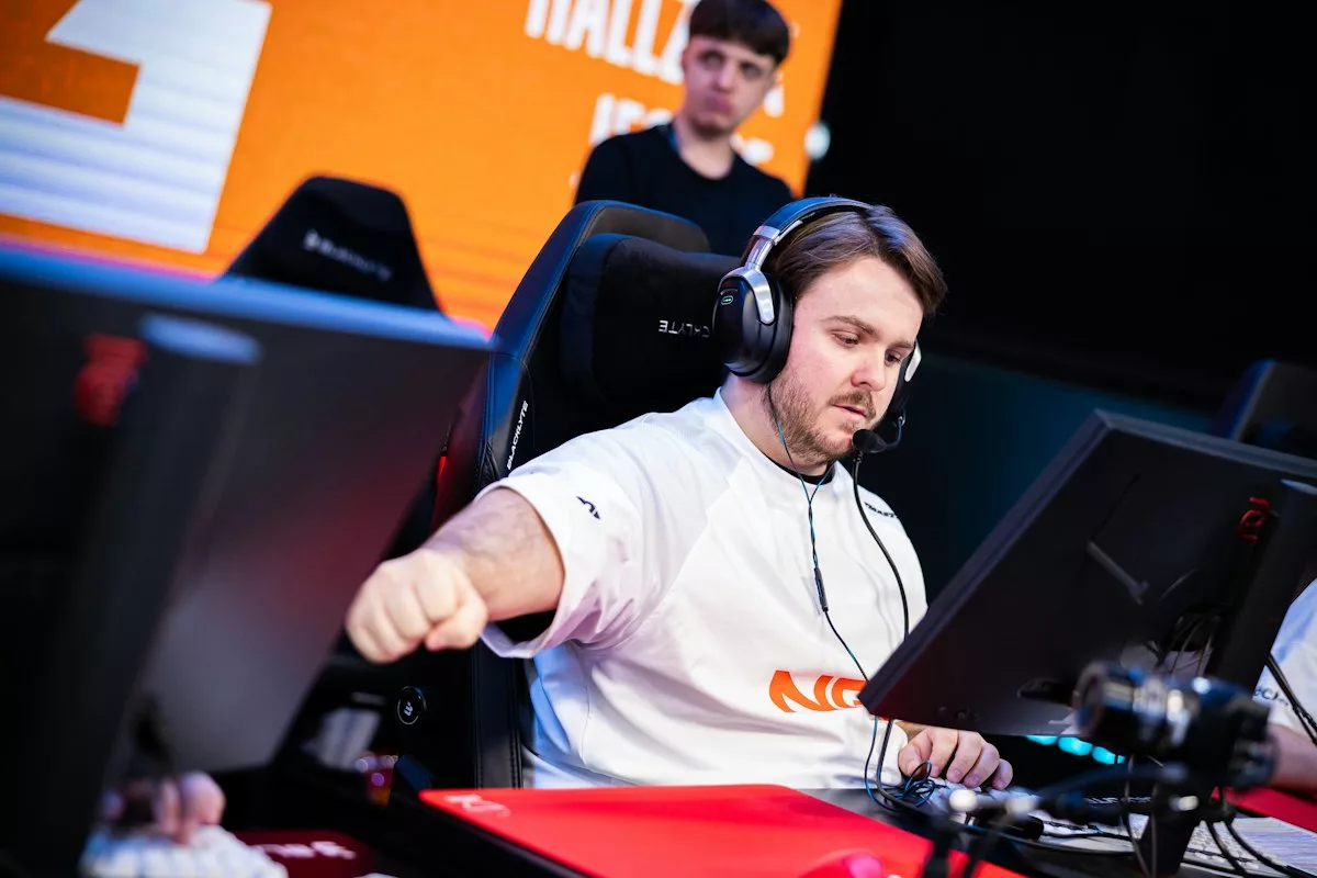 hallzerk: "Even though daps is not here, it's still unforgivable how bad we played"
