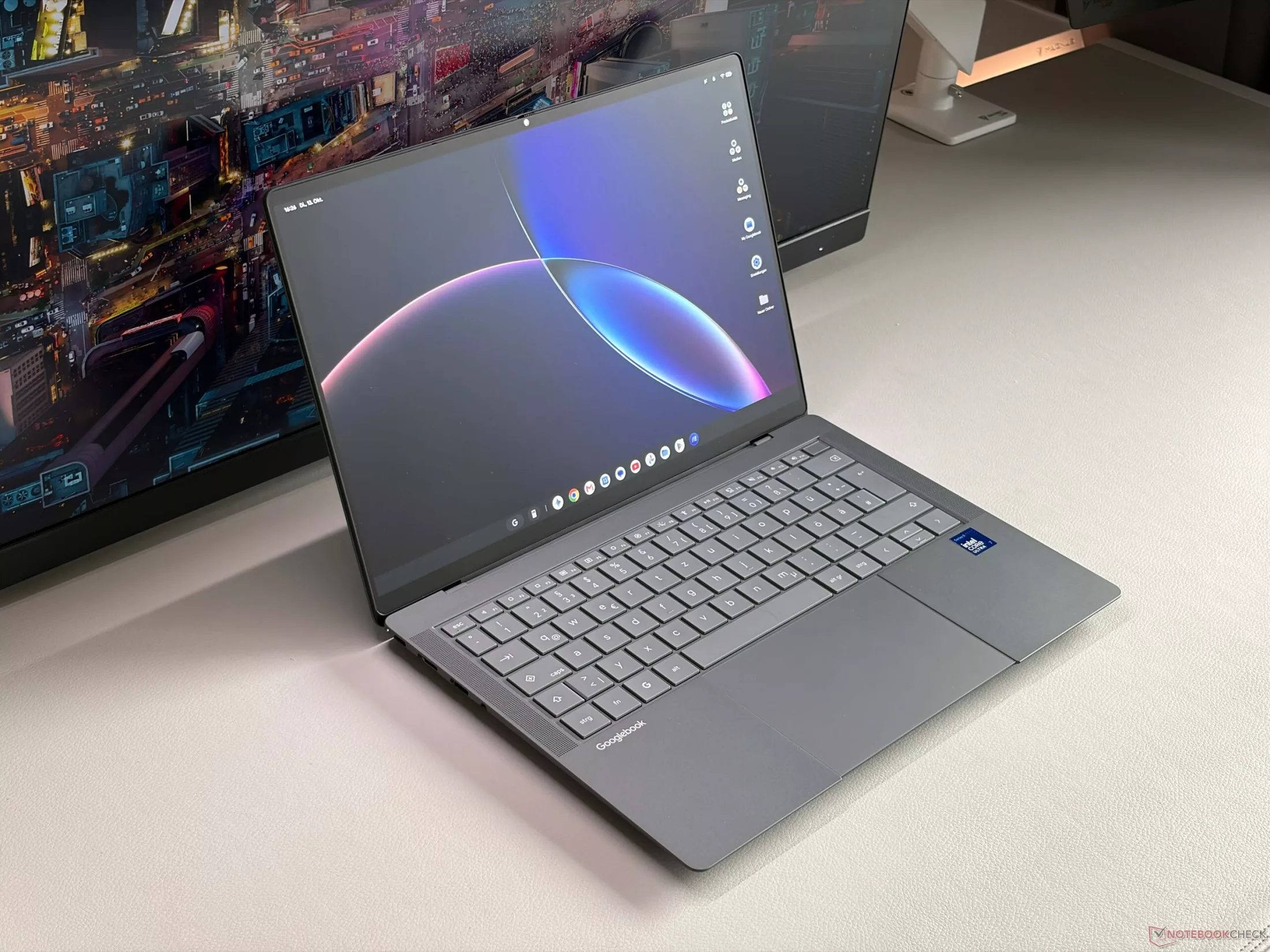 Asus Googlebook 14: Premium Hardware Held Back by Googlebook OS