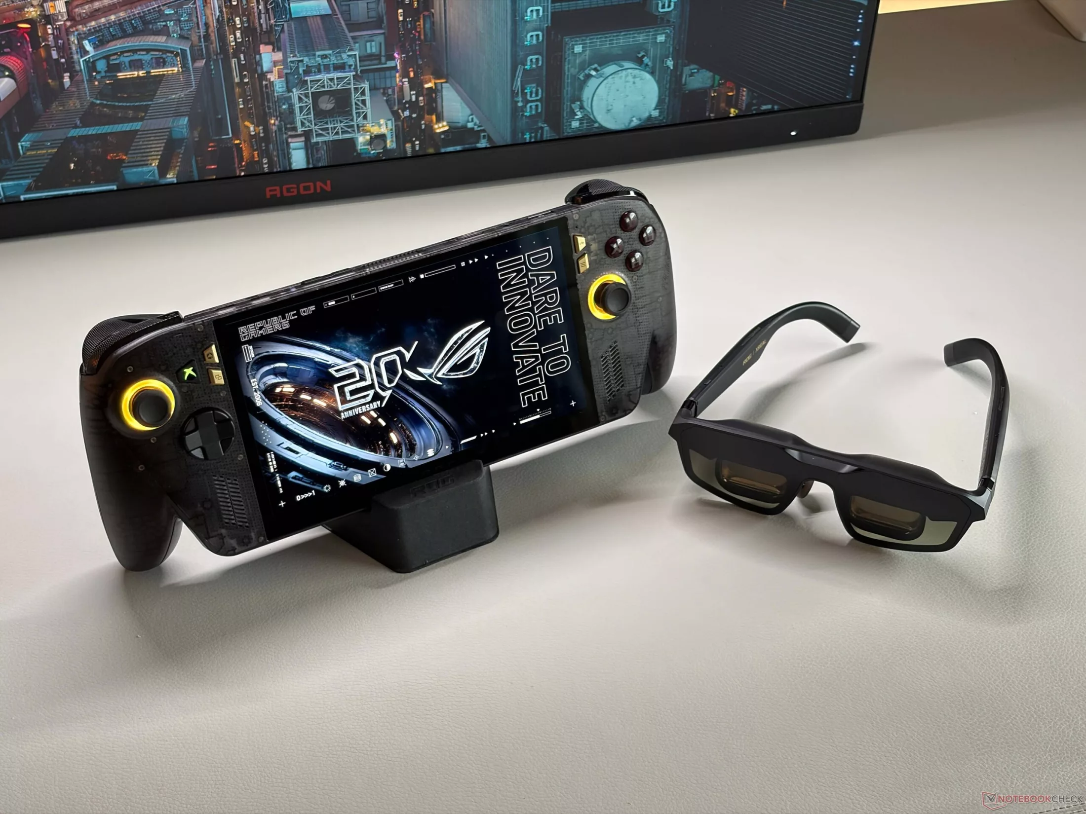 A Stunning OLED Screen, but Disappointing Performance: Asus ROG Xbox Ally X20 Review