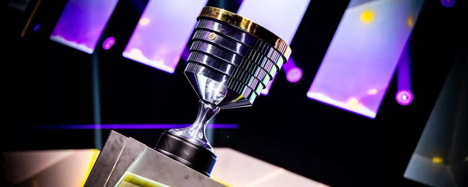 Royal Bear and Team Lynx Qualify for DreamLeague Season 30