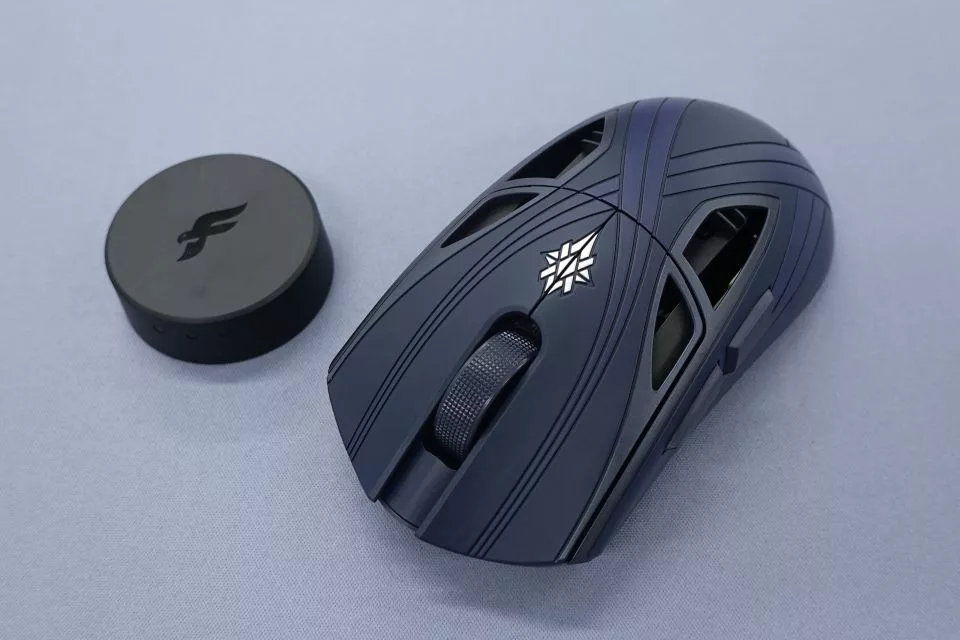 Finalmouse SLX Nightfall: 38g Wireless Mouse with Rapid Trigger Support