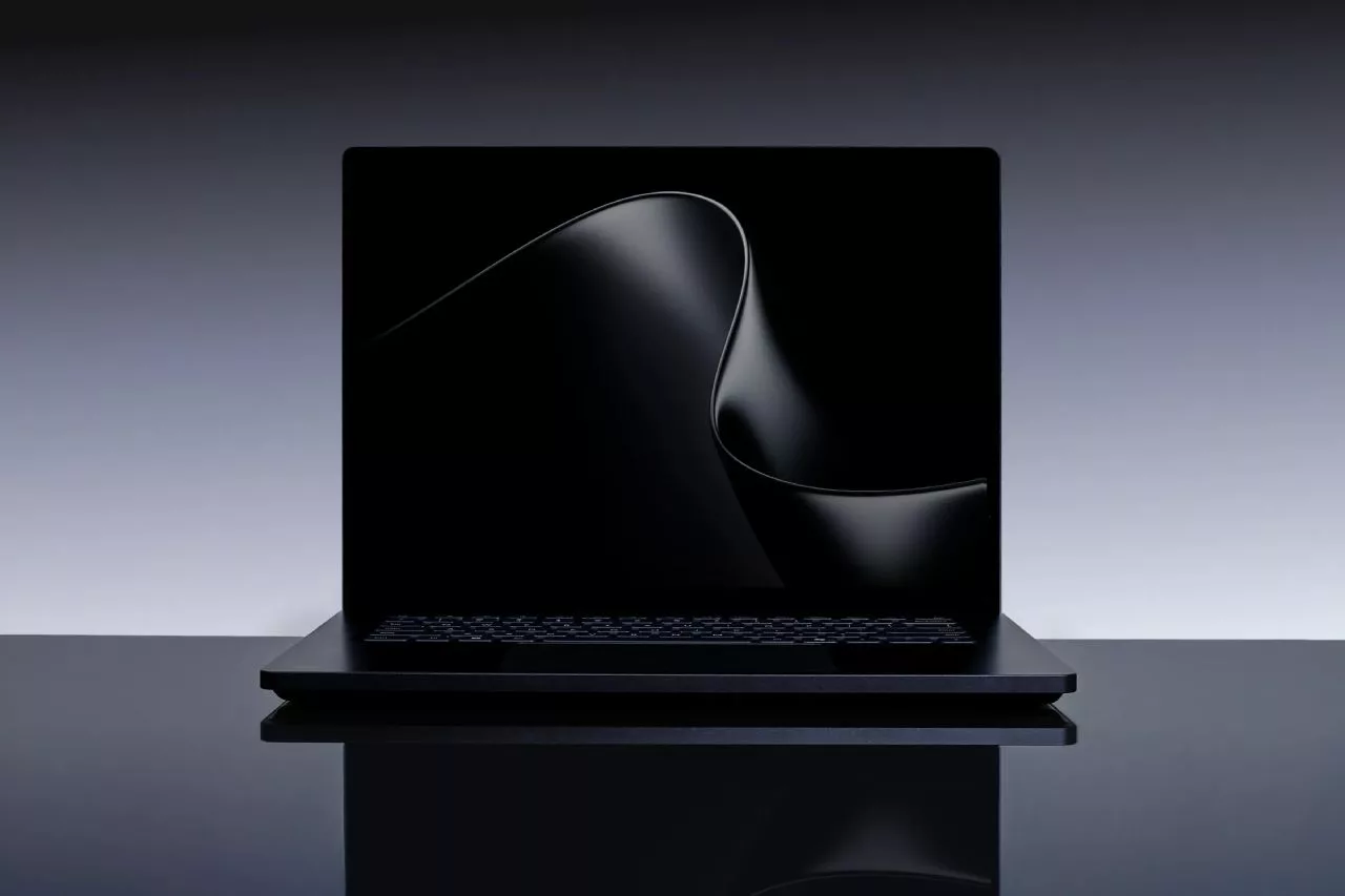 Microsoft releases first firmware update for Surface Laptop Ultra