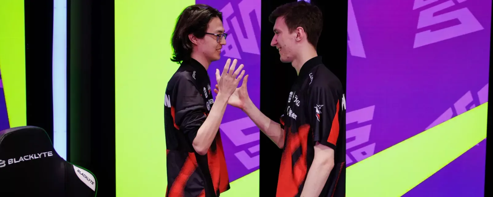 Team Yandex and Team Spirit Finish Group Stage Undefeated at PARI Universe